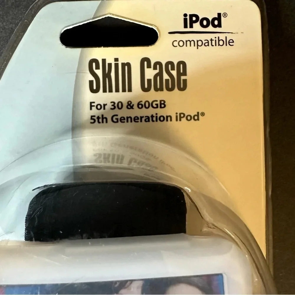 Maxell iPod  Skin Cover 5th generation